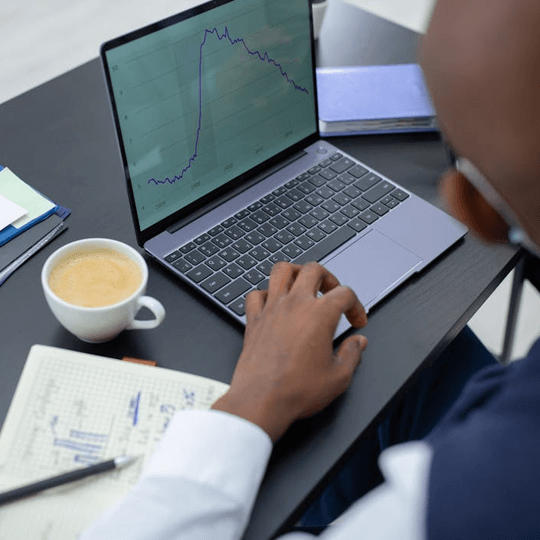 Fenextor - Team von Kryptowährungsexperten