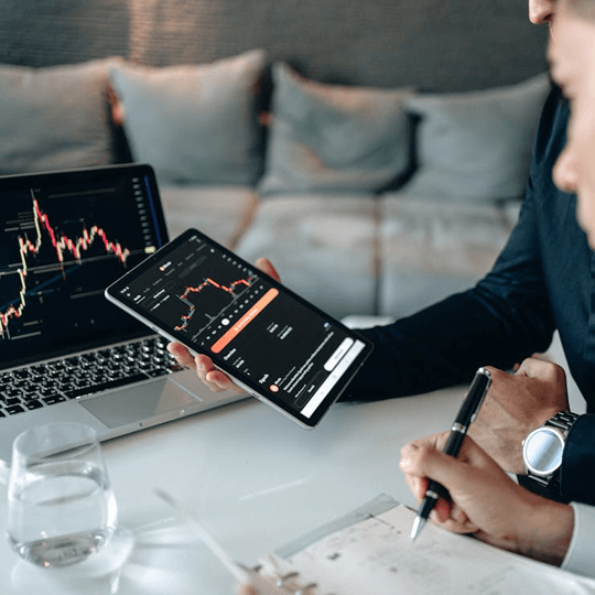 Fenextor Krypto-Investment-Experten-Team